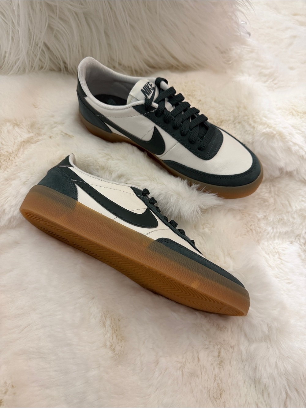 Never Worn Nike Women’s Low-Top Sneaker - Black, White & Dark Green